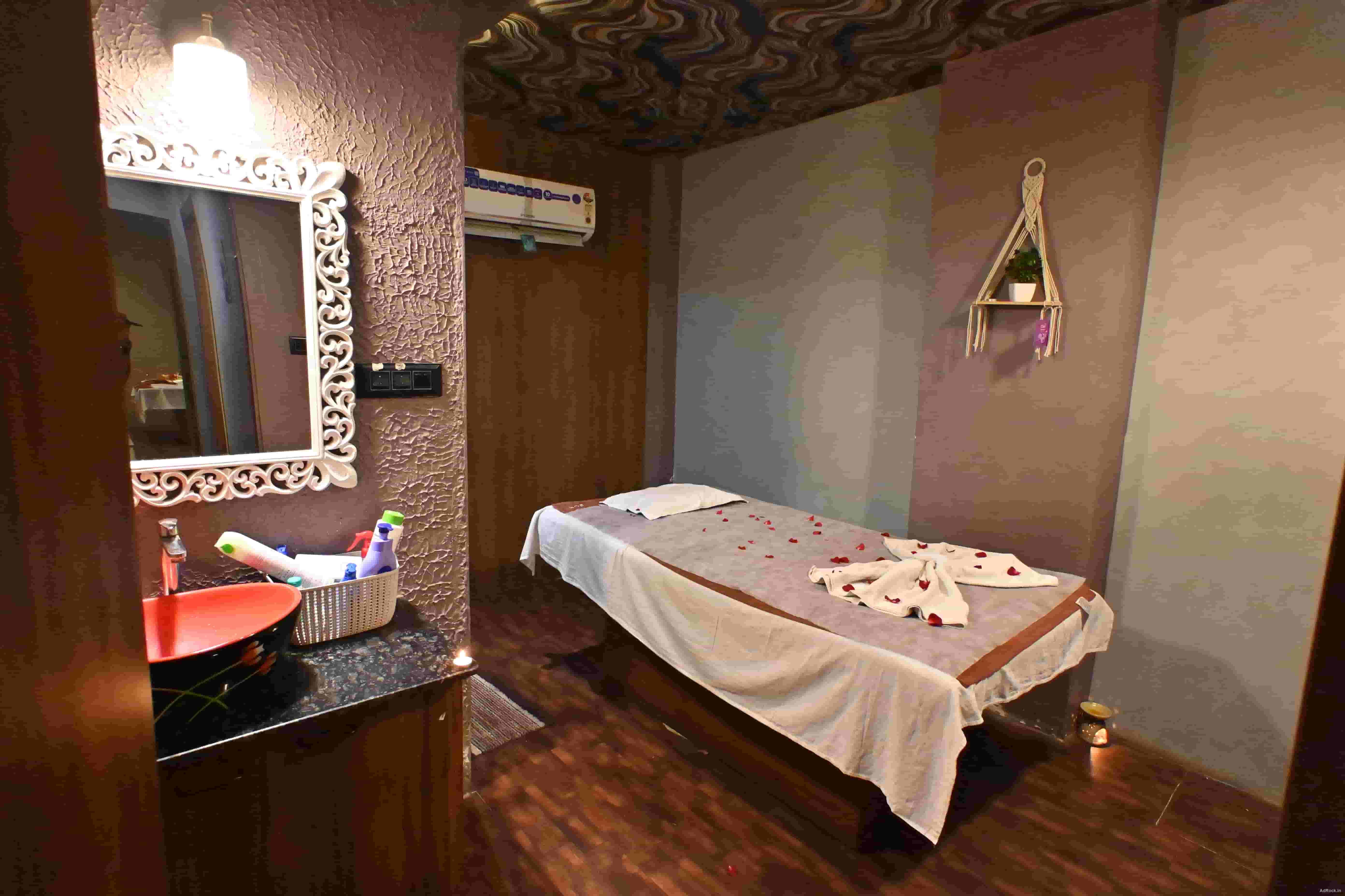 Royal Oak Spa Kharghar Service