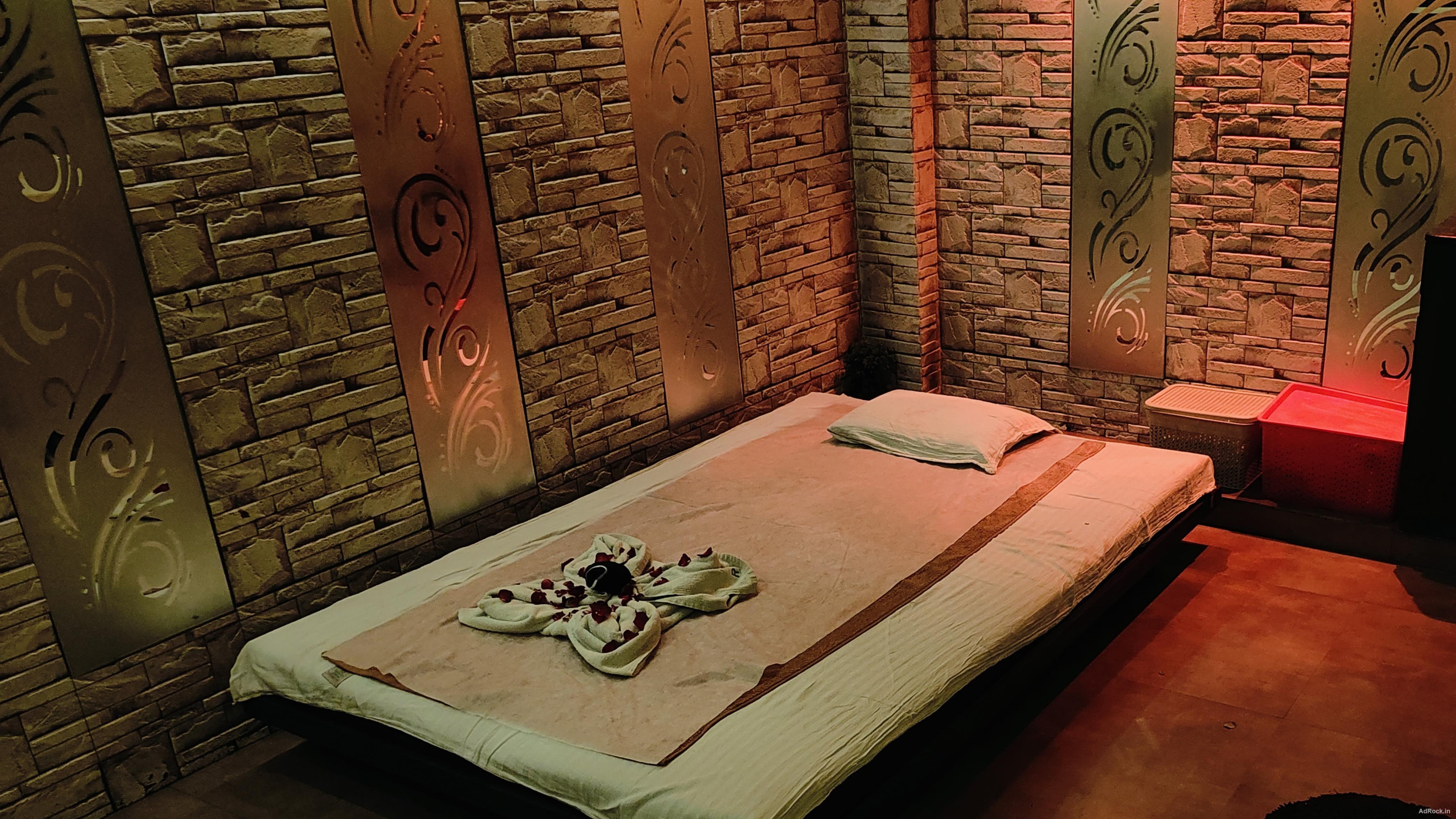 Royal Oak Spa Thane Quality Service